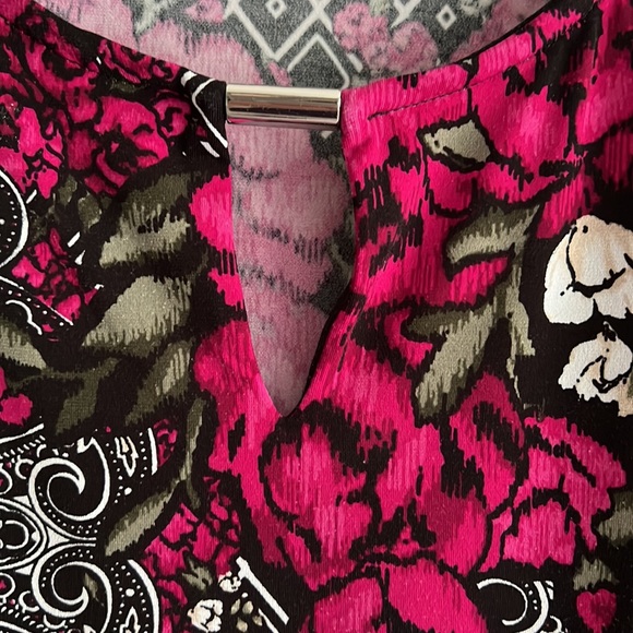 White House Black Market sleeveless long top to wear with leggings. Size L - Picture 4 of 4